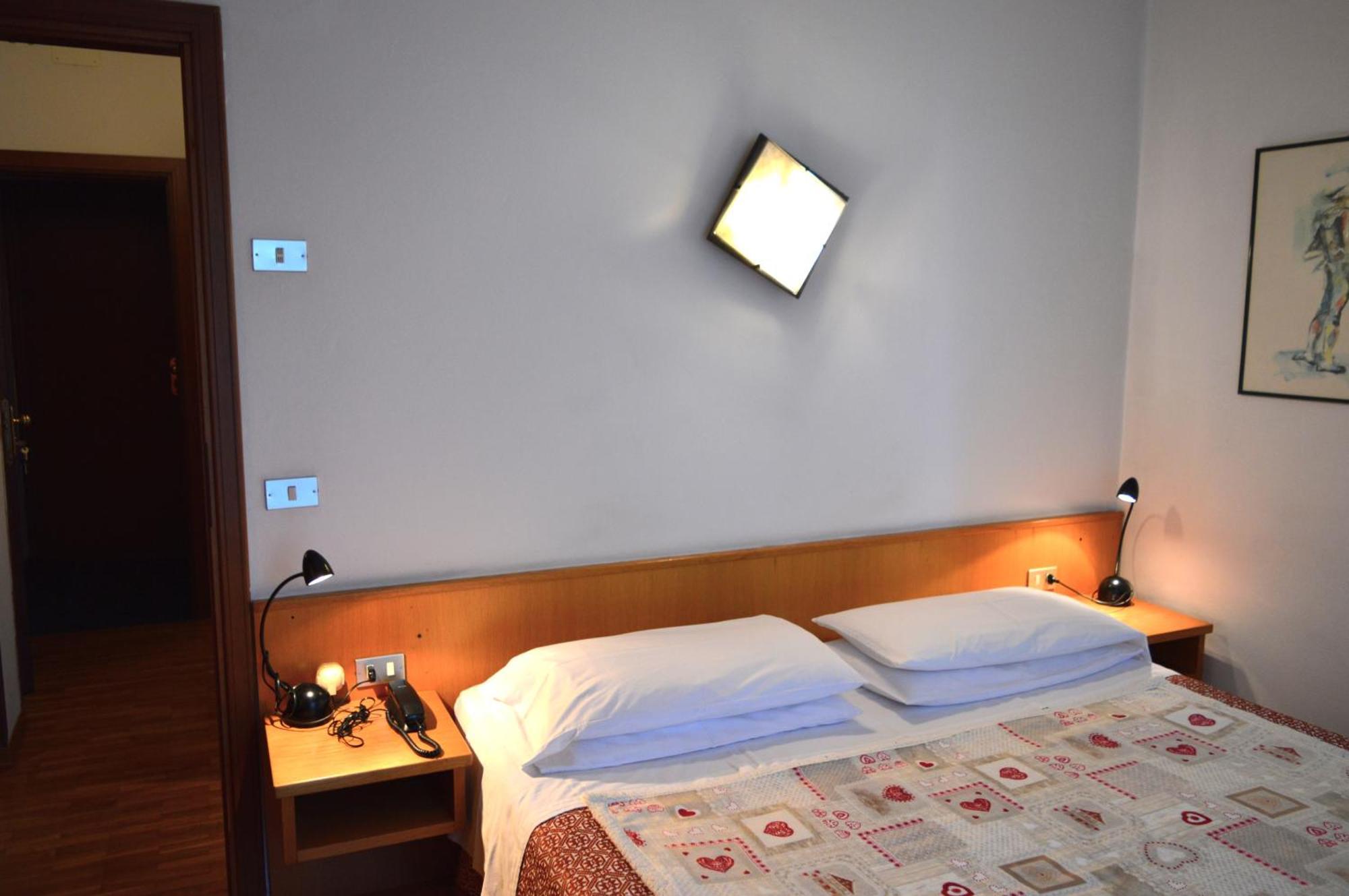 Hotel Wanda Pinzolo Exterior photo
