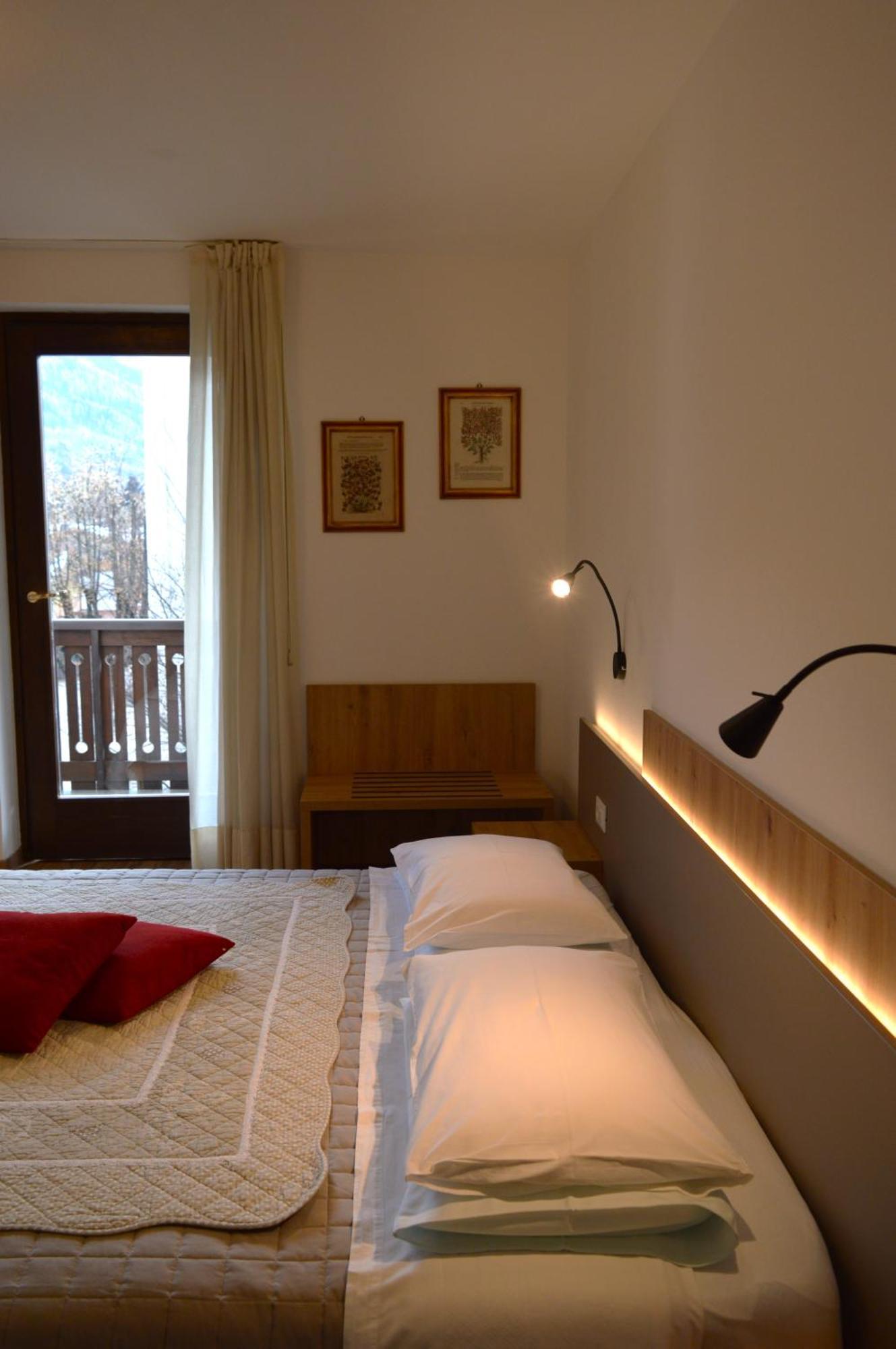 Hotel Wanda Pinzolo Exterior photo