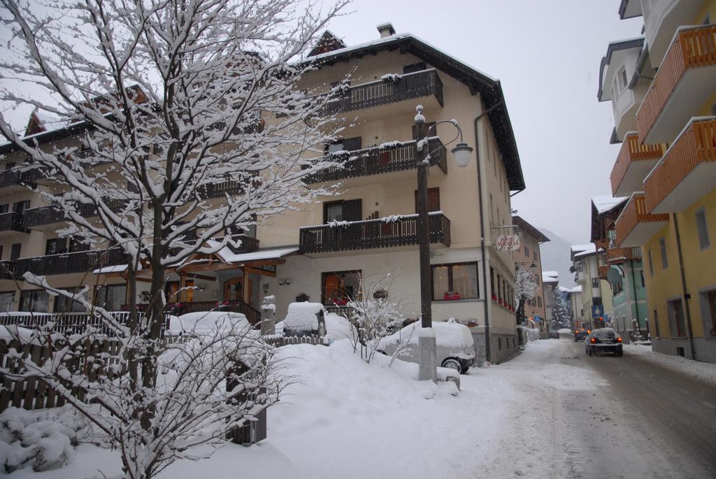 Hotel Wanda Pinzolo Exterior photo
