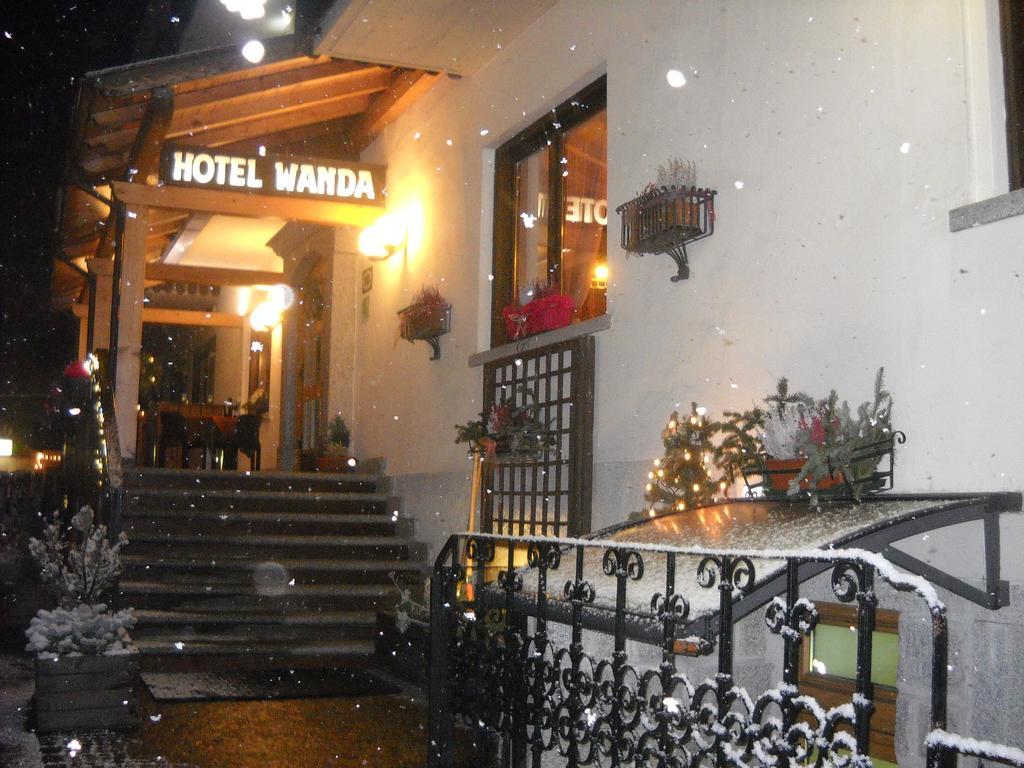 Hotel Wanda Pinzolo Exterior photo